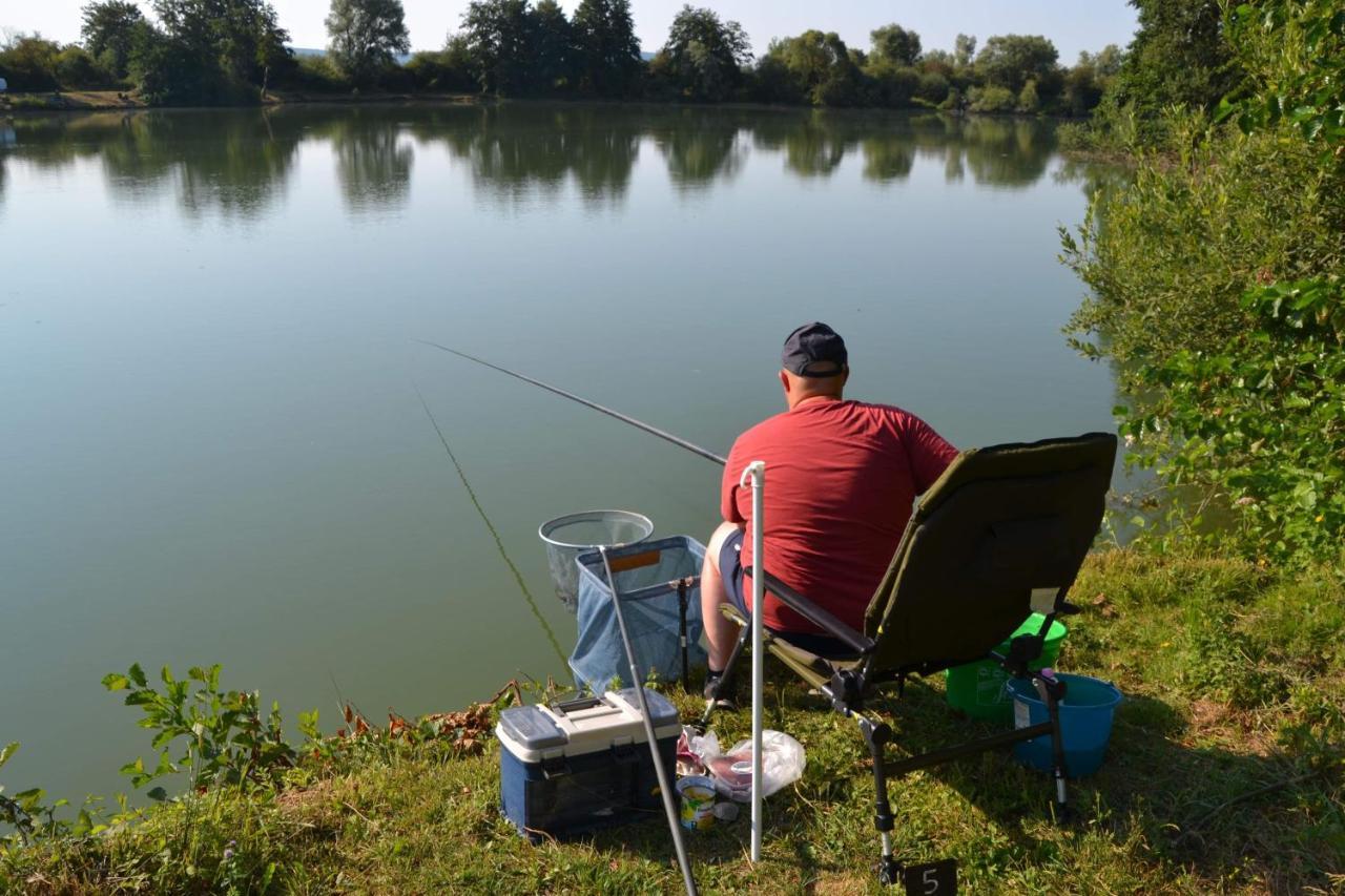 Gite La Volette Moulins-Saint-Hubert Exteriör bild